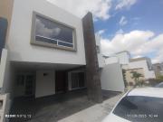 En privado, amplia casa en vista bella, estudio, cuarto...