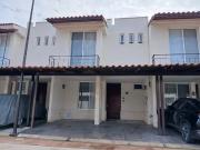 En renta casa amueblada 3 habitaciones y estudio, Coto...