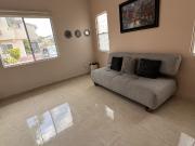 EN RENTA CASA AMUEBLADA, EN ESQUINA, CATANIA RESIDENCIAL