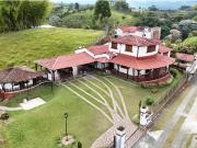 EN RENTA CASA CAMPESTRE ESTILO COLONIAL EN CIRCASIA QUINDIO