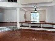 EN RENTA CASA EN SM 2A, AV UXMAL A PASOS DE PUERTO...
