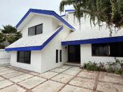 EN RENTA CASA EN SM 2A, AV UXMAL A PASOS DE PUERTO...