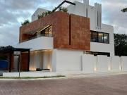 EN RENTA CASA EN VÍA CUMBRES