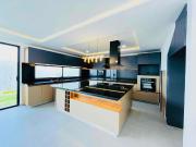 EN RENTA CASA NUEVA DE 4 RECAMARAS! LOMAS DE ANGELOPOLIS 3