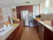 EN RENTA Excelente casa de 4 dormitorios en Cumbayá...