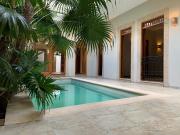 En Renta Hermosa casa con acabados de lujo en el centro...