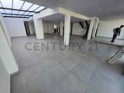 En Renta local de 2400 m2 en Av Real Audiencia