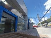 En Renta local de 450 m2 en Av Eloy Alfaro ector la...