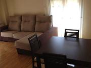 En residencial con piscina y zonas comunes