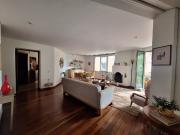 En Rosales cerca a Cra 7a vendo apartamento