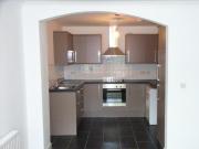 En suite bedrooms minutes from University Metro station...