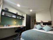 En suite diamond, at Mannequin House