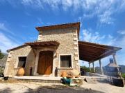 En un paraje de ensueño, sobre una parcela llana de más...