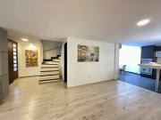 En venta amplia casa de 3 niveles en Santa Bárbara, Bogotá