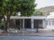 En Venta amplia casa en Los Alcázares con paneles solares