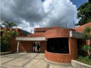 En venta Apartamento con hermoso jardín en la Urb. Miranda
