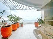 EN VENTA APARTAMENTO EN PRIMERA LNEA DE PLAYA!...