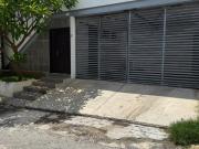 EN VENTA BONITA CASA DE 3 RECÁMARAS CERCA DE LA AV....