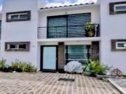 EN VENTA BONITA CASA EN PRIVADA “LAS MANSIONES”. ZONA NORTE