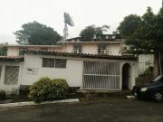 En venta casa 335m2 Colinas de la California 0849