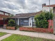 EN VENTA CASA 3 AMBIENTES APTO CRÉDITO