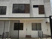 EN VENTA CASA 3 DORMITORIOS SECTOR MISICATA LOS TILOS