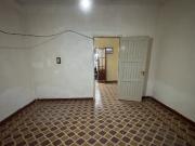 EN VENTA CASA A REFACCIONAR ZONA DON BOSCO Y 3 DE FEBRERO