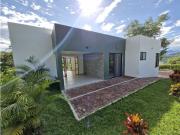 En Venta Casa Campestre con Piscina 1.750 m2, La Mesa...