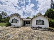 En Venta Casa Campestre en Conjunto 1.300 m2, La Mesa...