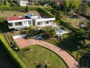 En Venta Casa Campestre en Conjunto Cerrado 3.200 m2, La...