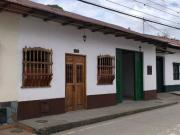 En Venta Casa Colonial con Local 160 m2 en Guaduas Cund