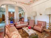 En Venta Casa con Departamentos en el Centro de San...