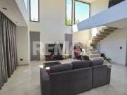 EN VENTA CASA CON PILETA B° LA COMARCA CENTENARIO