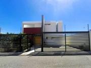 En venta casa con vista a queretaro en balcones del...