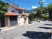 EN VENTA CASA CUMBAYA SECTOR COLEGIO ALEMAN