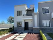 En venta casa de 2 habitaciones con encanto y comodidad...