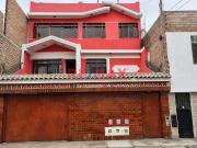 En Venta! Casa De 3 Pisos Con Entrada Independiente Y...