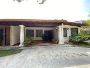 EN VENTA Casa de 470m2/Terr.1250m2 La Lagunita...