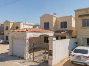 En venta casa de 4 habitaciones con recámara en planta...