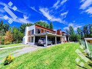 En Venta Casa de 5 Dormitorios con Galpón y Piscina,...