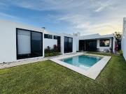 EN VENTA CASA DE DISEÑO DE UNA PLANTA EN DZITYA MÉRIDA...