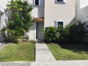 EN VENTA CASA DE DOS RECAMARAS CON ALBERCA EN AREA COMUN...