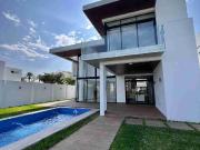 EN VENTA CASA DE ESTRENO VISTA AL LAGO EN ISLA MOCOLI,...