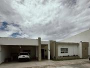 EN VENTA CASA DE UNA PLANTA EN VIÑEDOS