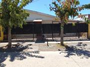 EN VENTA: Casa + Depto Interior Sector: Población René...