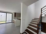 En venta casa elegante de 2 pisos en condominio en...