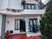 En venta casa en Conjunto Balcones de Gratamira en...