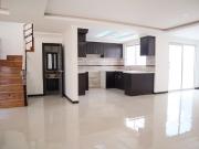 En venta casa en Cuenca, sector Miraflores