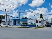 EN VENTA CASA EN ESQUINA CON LOCALES COMERCIALES EN...