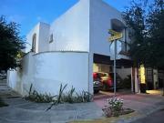 En VENTA CASA EN ESQUINA en Anáhuac Campoamor Escobedo